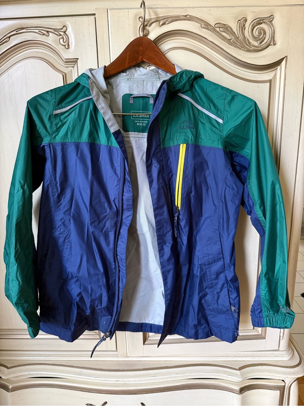 EUC L.L. Bean Boy’s M 10-12 Blue & Green Packable Windbreaker/Rain Jacket